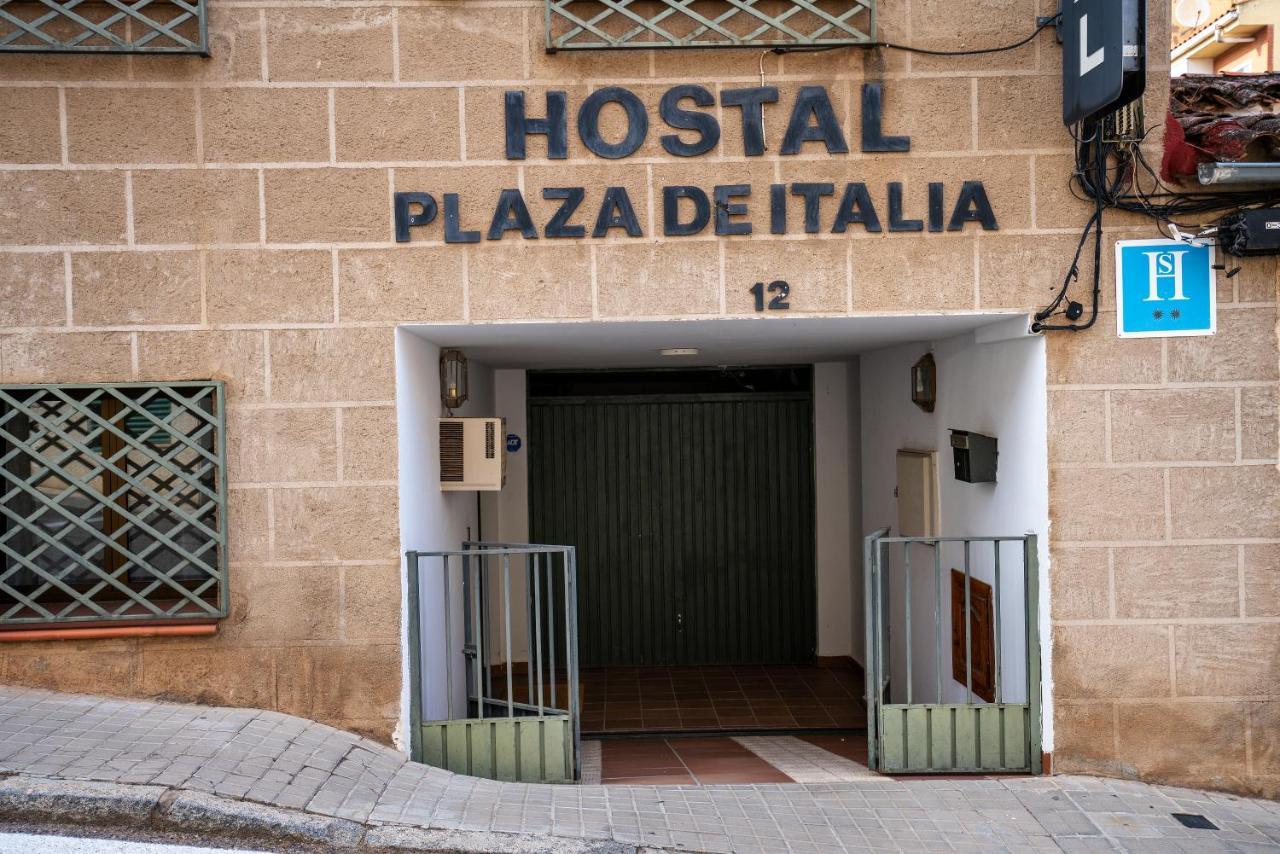 Hostal Plaza De Italia Caces Extérieur photo