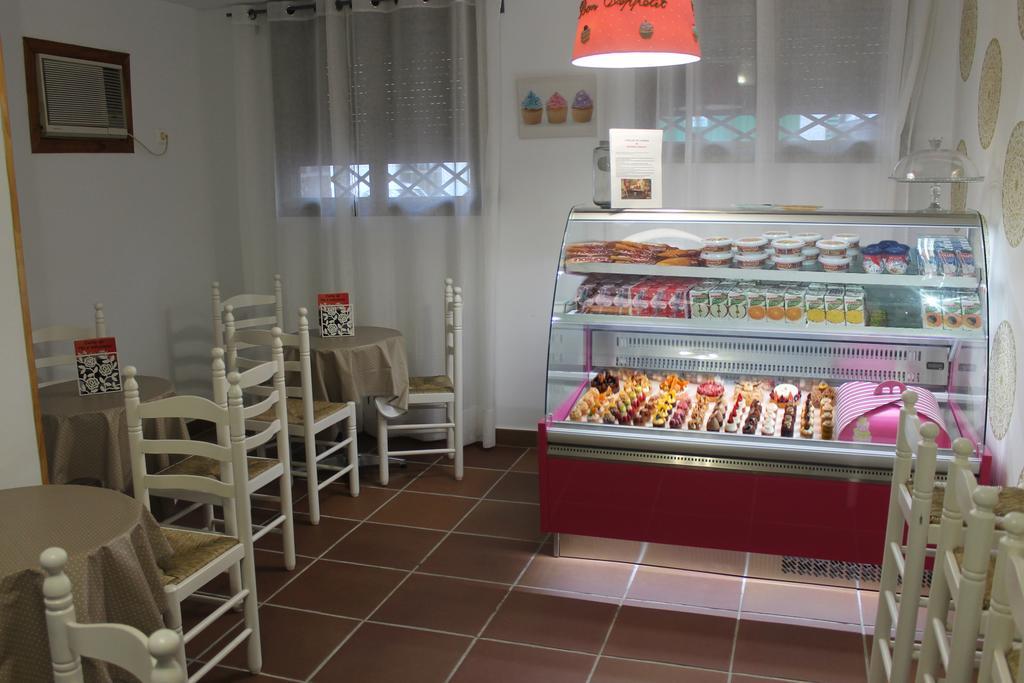 Hostal Plaza De Italia Caces Extérieur photo